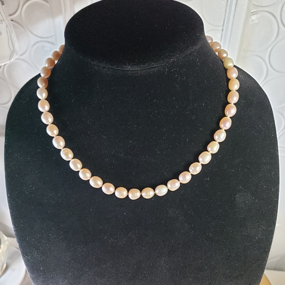 Fresh-water pearl strand w/sterling clasp - Picture 1 of 5